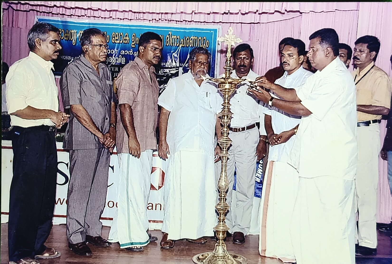 filter: null; fileterIntensity: null; filterMask: null; captureOrientation: 90;
runfunc: 0; algolist: 0;
multi-frame: 1;
brp_mask:0;
brp_del_th:0.0000,0.0000;
brp_del_sen:0.0000,0.0000;
motionR: null;
delta:1;
bokeh:1;
module: document;hw-remosaic: false;touch: (-1.0, -1.0);sceneMode: 8;cct_value: 0;AI_Scene: (-1, -1);aec_lux: 335.0;aec_lux_index: 0;albedo:  ;confidence:  ;motionLevel: 0;weatherinfo: null;temperature: 48;