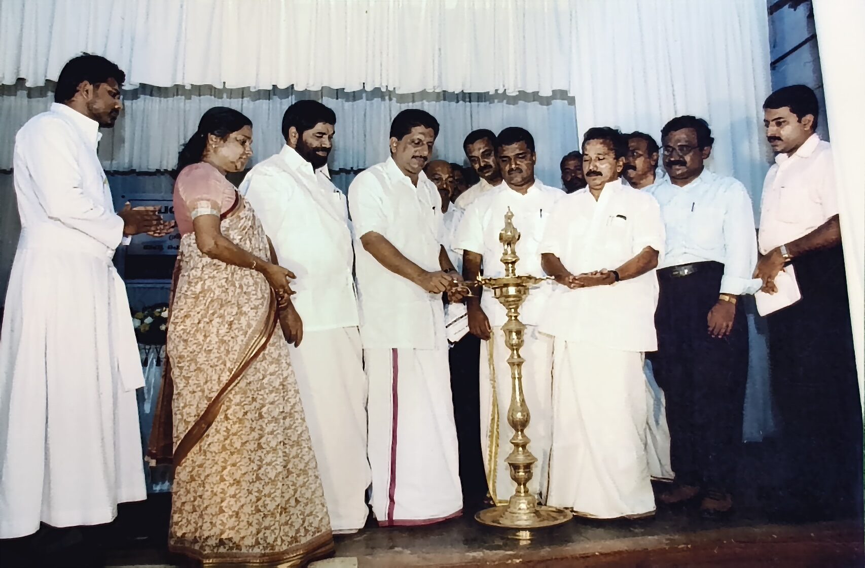 filter: null; fileterIntensity: null; filterMask: null; captureOrientation: 270;
runfunc: 0; algolist: 0;
multi-frame: 1;
brp_mask:0;
brp_del_th:0.0000,0.0000;
brp_del_sen:0.0000,0.0000;
motionR: null;
delta:1;
bokeh:1;
module: document;hw-remosaic: false;touch: (0.4349076, 0.5876673);sceneMode: 8;cct_value: 0;AI_Scene: (16, 0);aec_lux: 319.0;aec_lux_index: 0;albedo:  ;confidence:  ;motionLevel: 0;weatherinfo: null;temperature: 42;